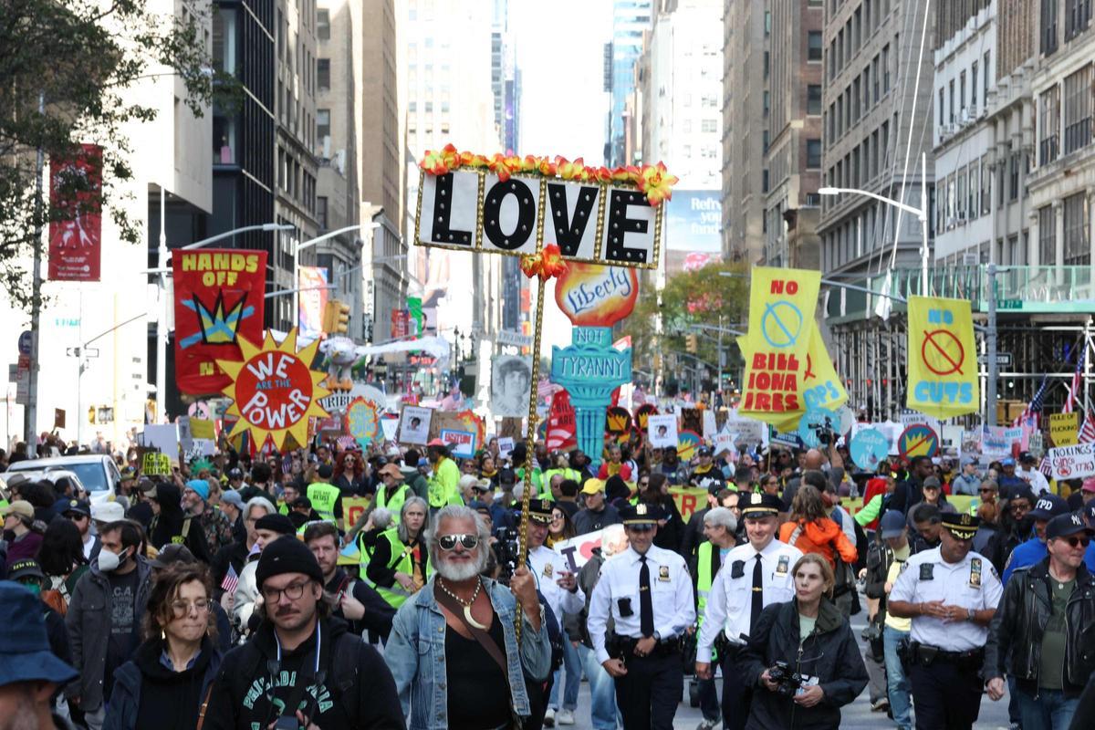 Miles de personas llenan las calles de EEUU en la protesta No Kings contra la Administración Trump