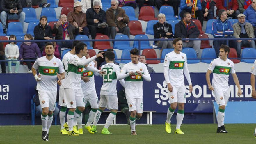 El Elche anuncia que sale del concurso