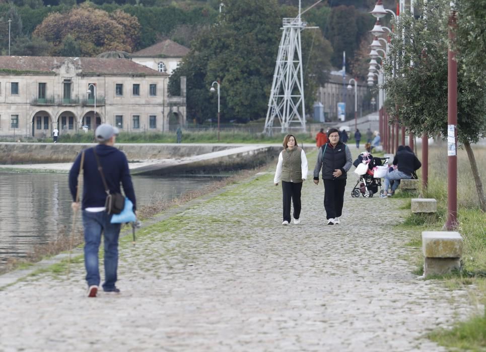 El puente, con tiempo estival