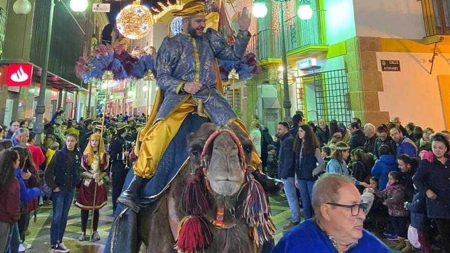 El Paje Real a lomos de un camello por la Corredera en foto de archivo.