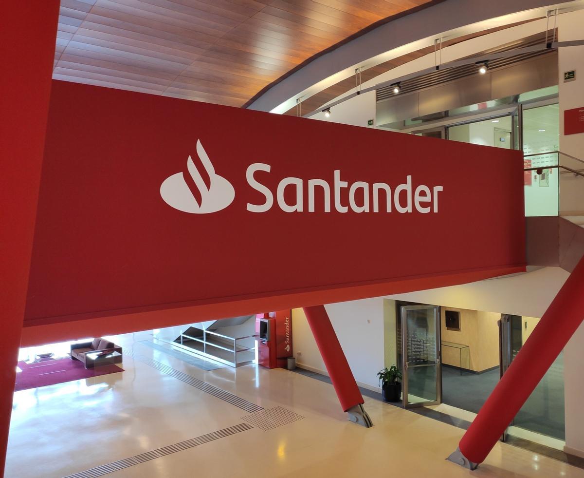 Imagen de archivo de unas oficinas de Banco Santander