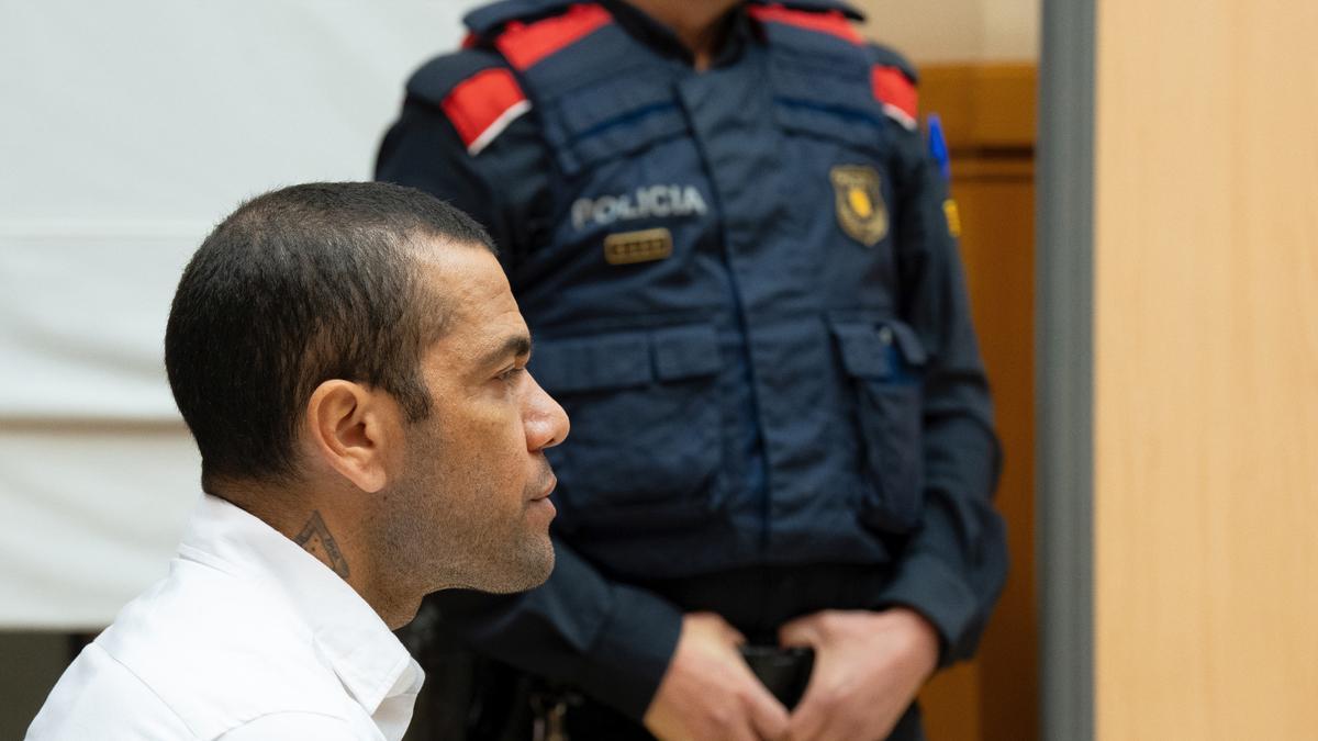 El exfutbolista Dani Alves durante un juicio en la Audiencia de Barcelona.