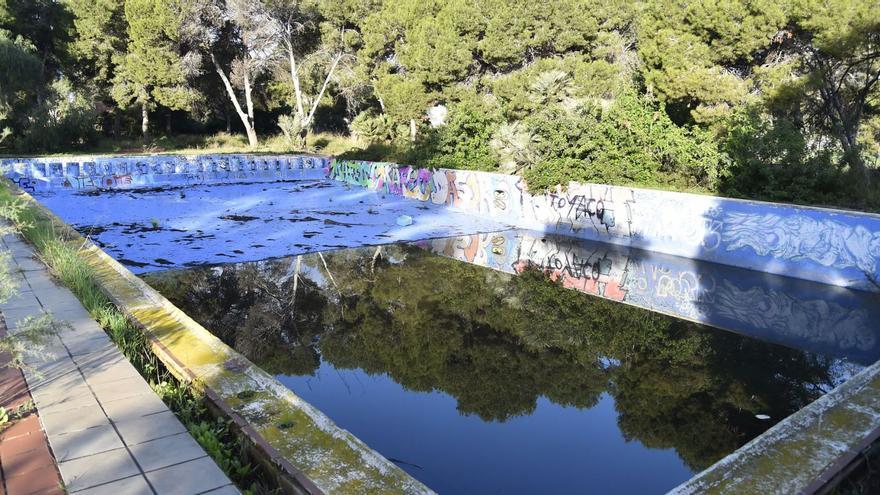 Piscina abandonada
del camping
Cartagonova. Iván Urquízar | IVÁN URUÍZAR