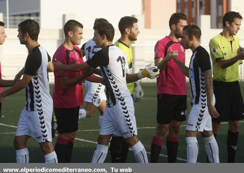 GALERÍA DE FOTOS -- El CD Castellón calienta motores frente al Almazora