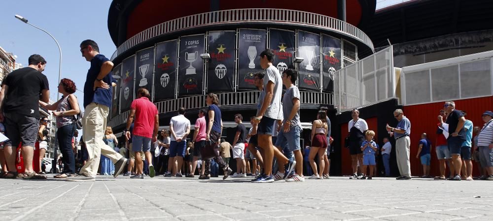 Colas en las taquillas de Mestalla