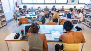Arribar a la selectivitat després del curs de les vagues: «Entenc la protesta, però competim per la nota amb alumnes que no han fet ni una aturada»