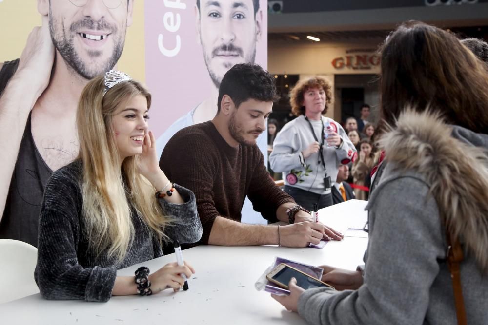 Firma de discos de Ricky, Nerea y Cepeda en Intu Asturias.