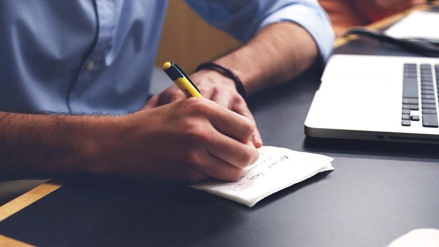 Tres mentiras de tu empresa que no te puedes creer, según un abogado laboralista