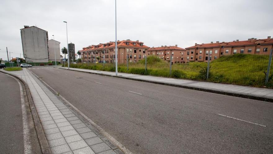 Hallan muerto a un hombre de 86 años en su piso de Avilés