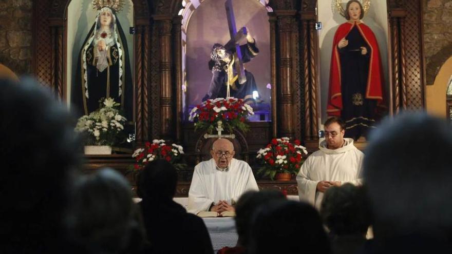 La Cofradía de la Dolorosa celebra su onomástica con una misa en Galiana
