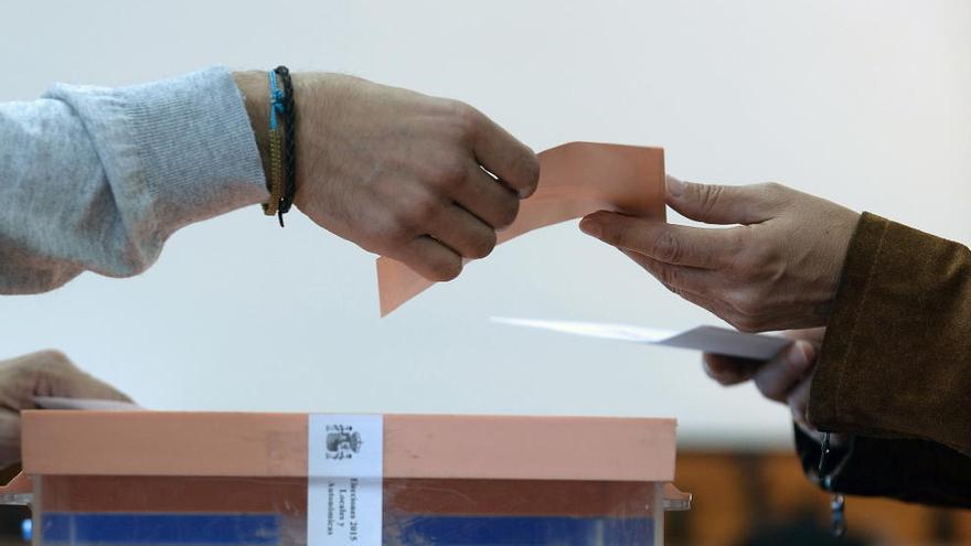 El 57,45% del electorado ejerce su derecho al voto en Orihuela frente al 48,73 de Torrevieja