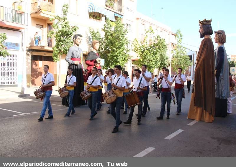 GALERÍA DE FOTOS -- Vila-real se vuelca en la procesión a la ermita