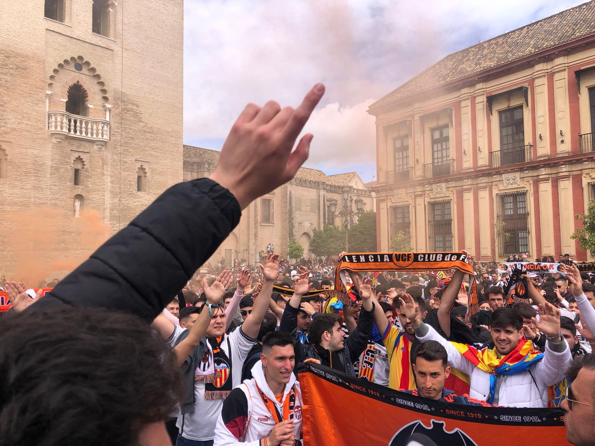La afición valencianista toma Sevilla
