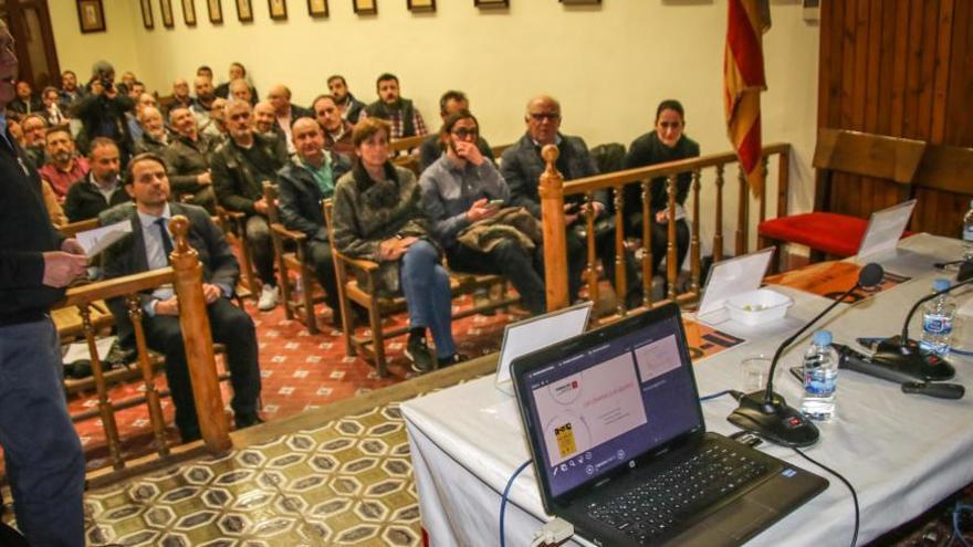 Jornada para evitar que los menores consuman alcohol en las filaes de Alcoy