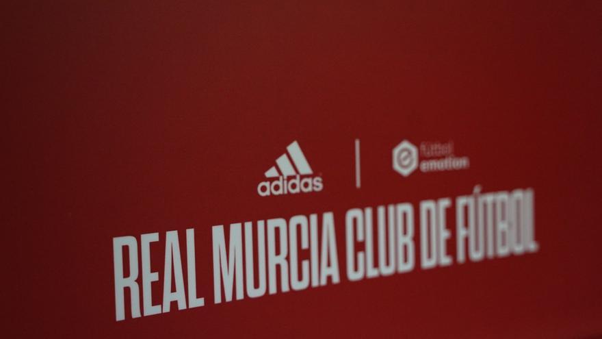 El Real Murcia vuelve a vestir de Adidas