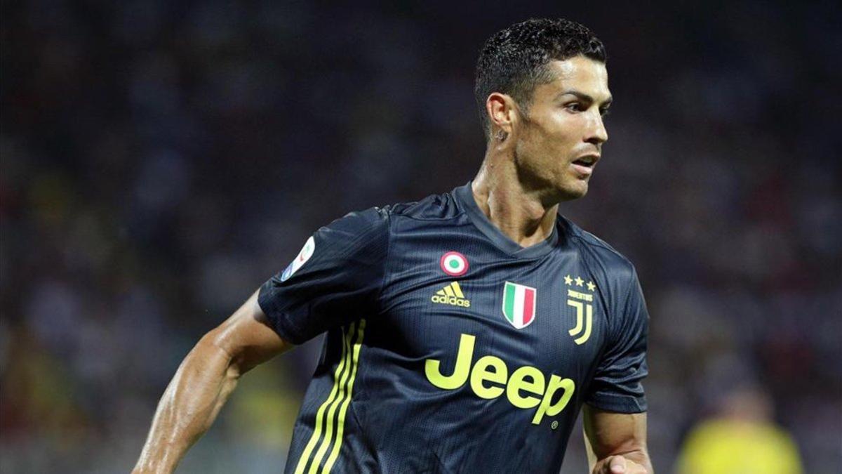 Cristiano Ronaldo disputando un partido con la Juventus