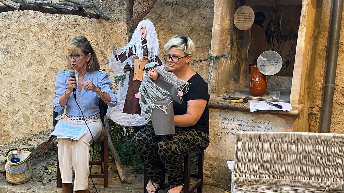 Cuentacuentos en la Casa del Pare Ginard con Maria Estelrich y Mercè Serra.