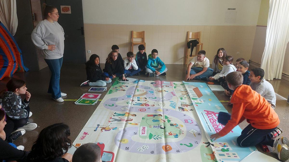 Una partida del ‘Ciudades Accesibles’ en el CEIP Ensanche