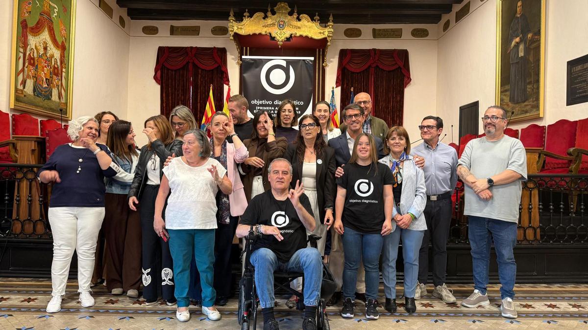 Personas sin diagnóstico, miembros de la corporación municipal y la deportista Sara Marín