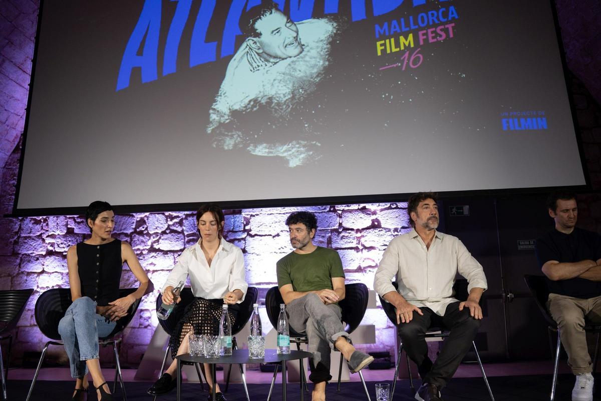 El equipo de 'El ser querido'