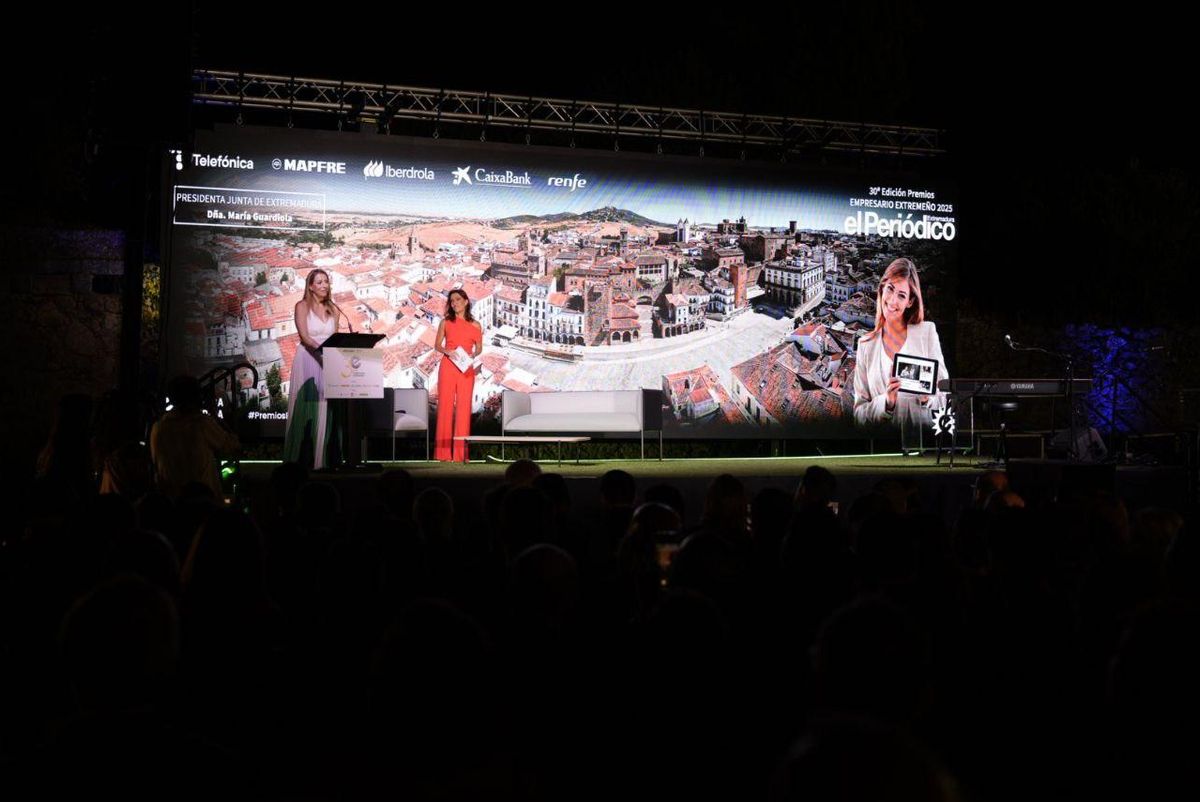 María Guardiola clausura la ceremonia.