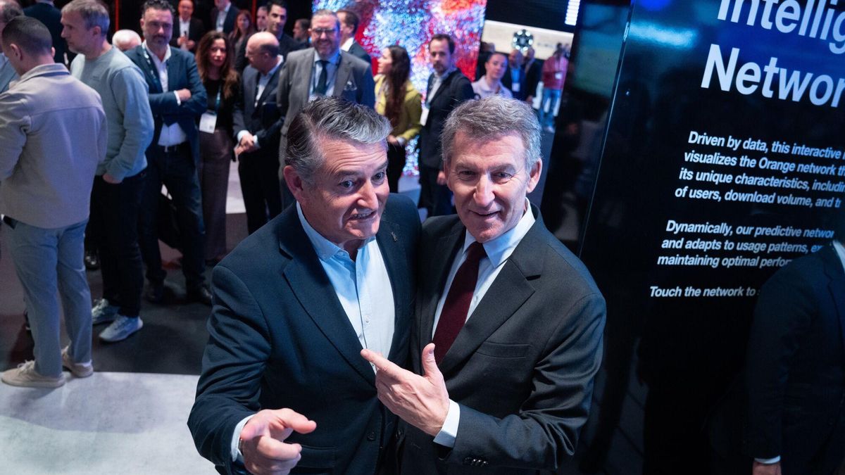 El consejero de la Presidencia, Antonio Sanz, junto al presidente del PP, Alberto Núñez Feijóo.