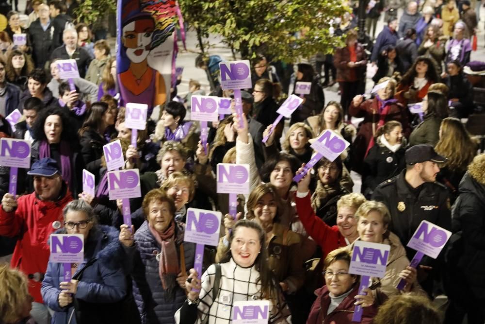 25N: Manifestación en Gijón contra la violencia de género