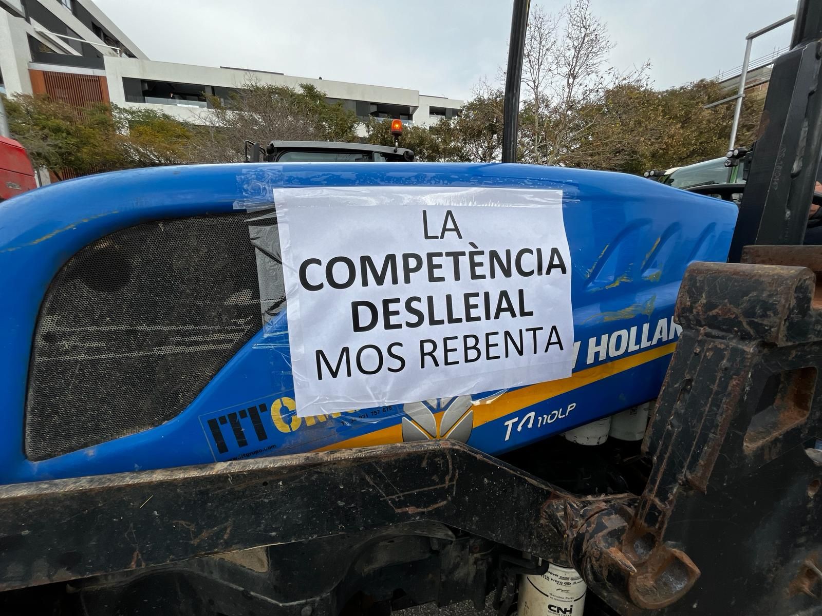 Los mejores carteles de la tractorada en Mallorca