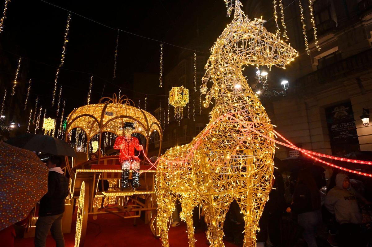 Vigo enciende la Navidad más grande de su historia ante miles de personas