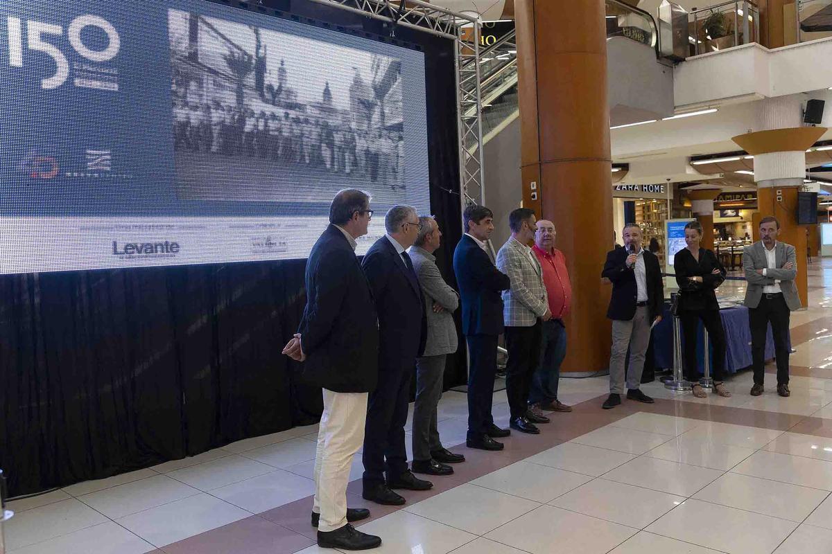 Inauguración en Nuevo Centro de la exposición del 150 aniversario de ...