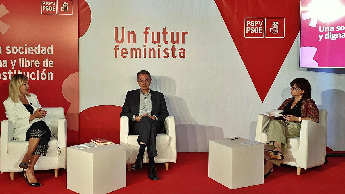 Gabriela Bravo, Rodríguez Zapatero y Carmen Amoraga, ayer en València. | F.BUSTAMANTE