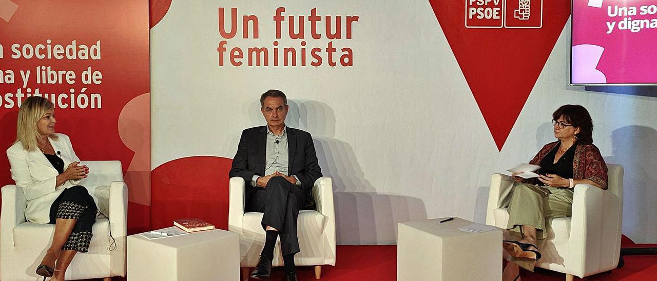 Gabriela Bravo, Rodríguez Zapatero y Carmen Amoraga, ayer en València. | F.BUSTAMANTE