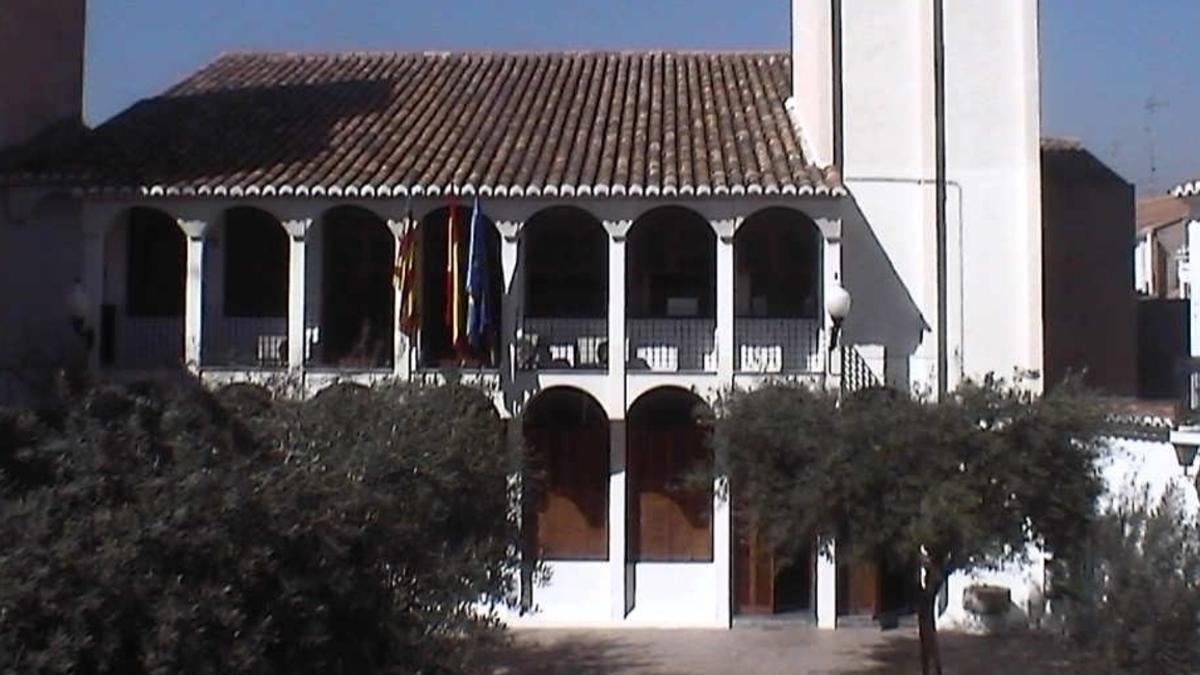 Imagen del archivo de la fachada del Ayuntamiento de Quartell.