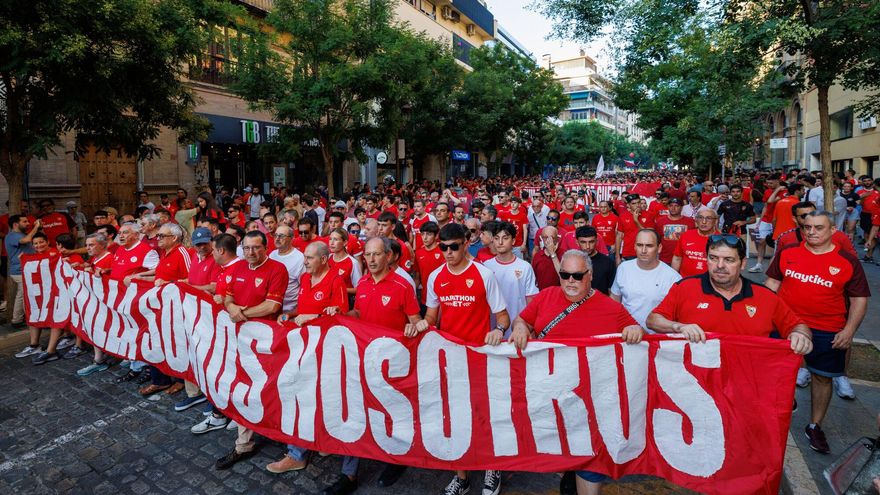 Vídeo | Manifestación del Sevilla contra Del Nido Carrasco