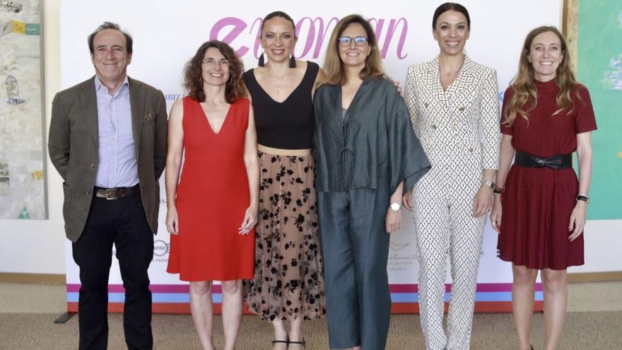 Julià Guilera, Cristina Martín, Lorena García, Marta Guitián, Esther de Bustamante y Usoa Arregui. | TONI ESCOBAR