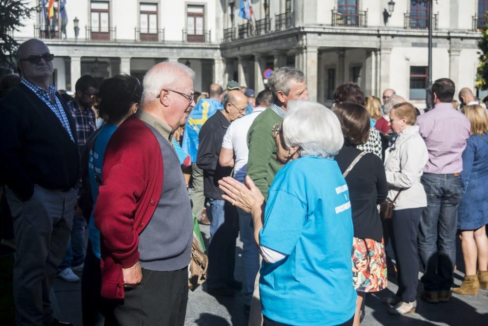 Cientos de personas se movilizan contra la "lacra" del impuesto de sucesiones