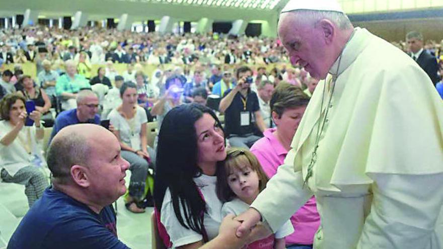 El Papa recibe la &#039;niña milagro&#039; de Tenerife