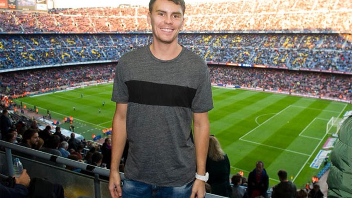 Kyle Kuric, en las gradas del Camp Nou