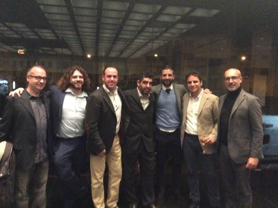 Los periodistas Gonzalo Blanes, Borja Campoy, Paco Escribano y Lucas V. Belmar, junto a los miembros del Hércules CF Dani Barroso, Javier Portillo y Tomás Moya.