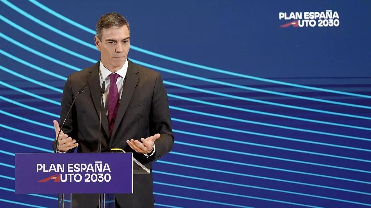 Sánchez quiere lanzar a España a fabricar coches eléctricos baratos y activa otro plan de ayudas directas de 400 millones