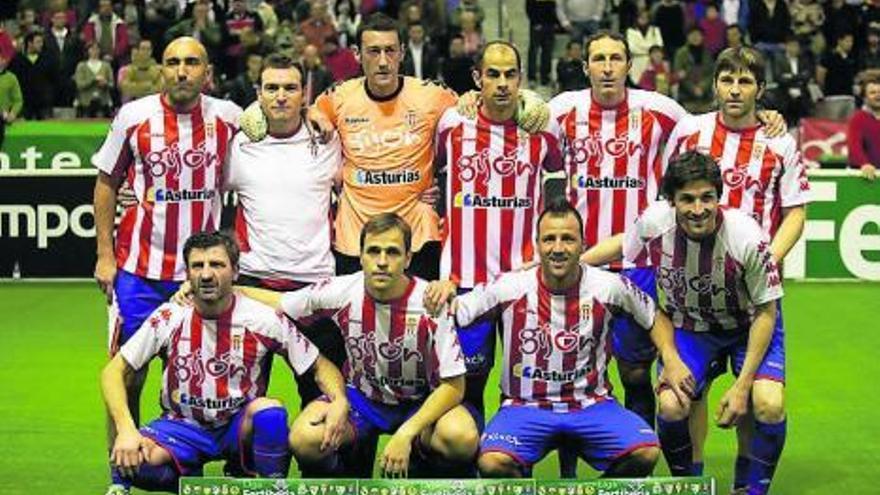 El equipo del Sporting que jugó la final en La Guía.