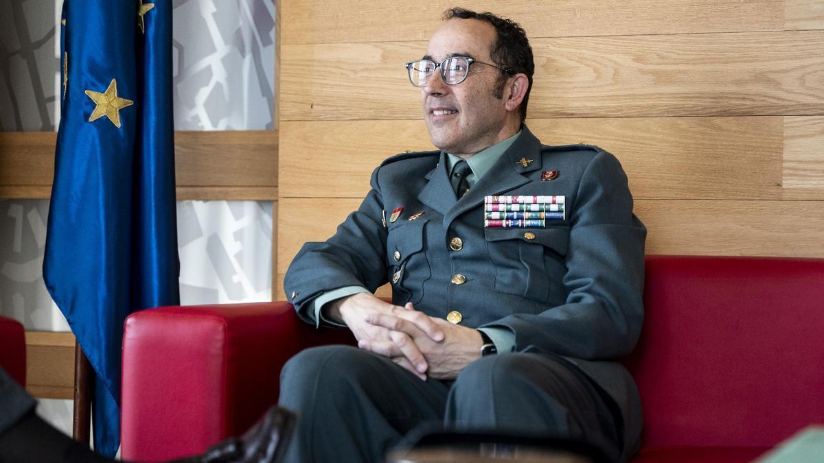 reconocimiento-el-nuevo-jefe-de-la-guardia-civil-de-extremadura-recibe
