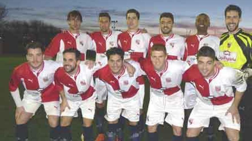 Once inicial de la selección con Mato, Coque y Juanan.