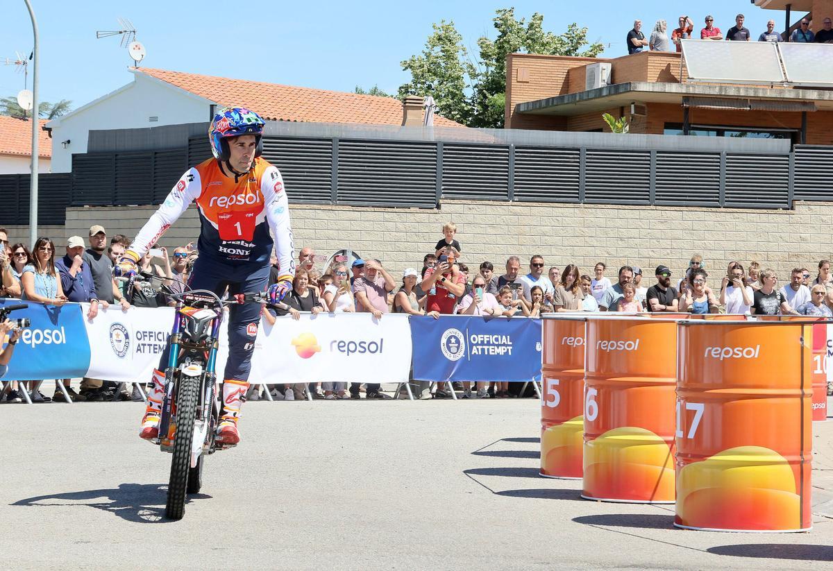 Totes les fotos de Toni Bou establint un nou Rècord Guinness a la seva rotonda de Piera