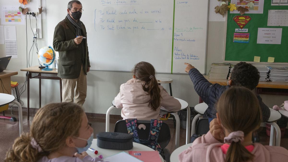 Alumnos del colegio Ipsi, durante una clase de catalán.