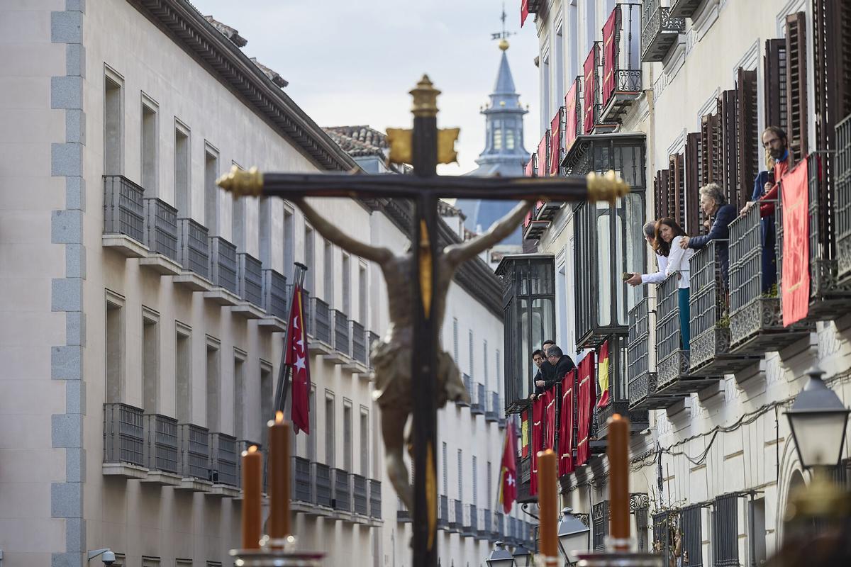 Salida de la procesión del Santísimo Cristo de la Fe y del Perdón 'Los Estudiantes', a 13 de abril de 2025, en Madrid (España)