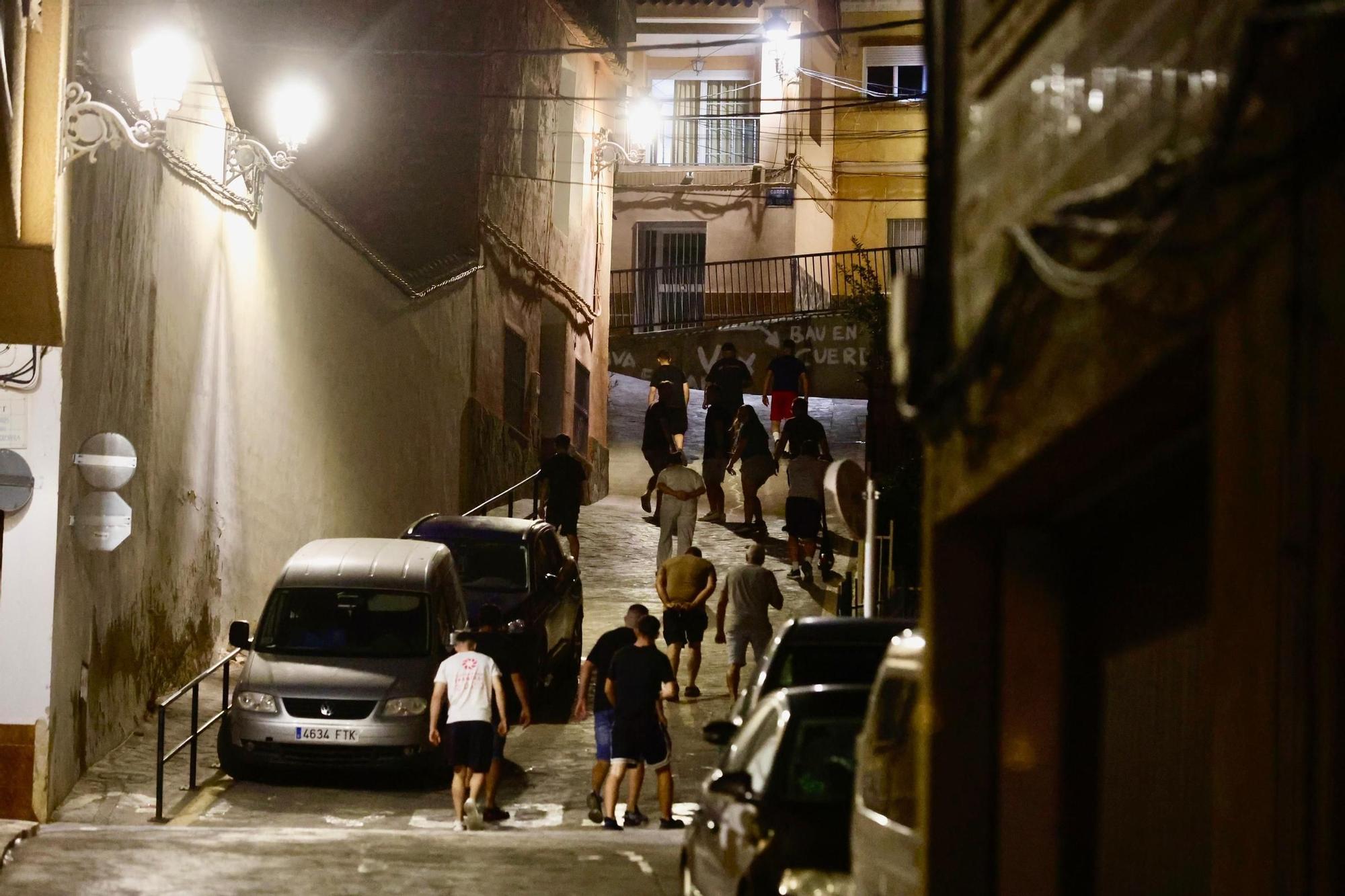Vecinos de Turís patrullan por tercera noche las calles ante la inseguridad