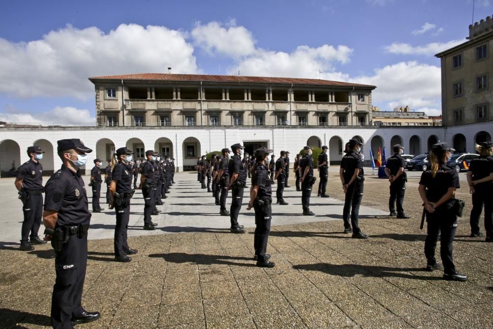 Presentación en Oviedo de los 50 agentes en prácticas de la Policía Nacional