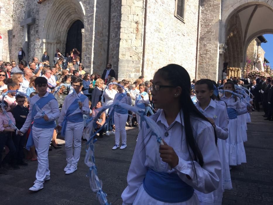 Llanes se llena para coronar a la Virgen de Guía