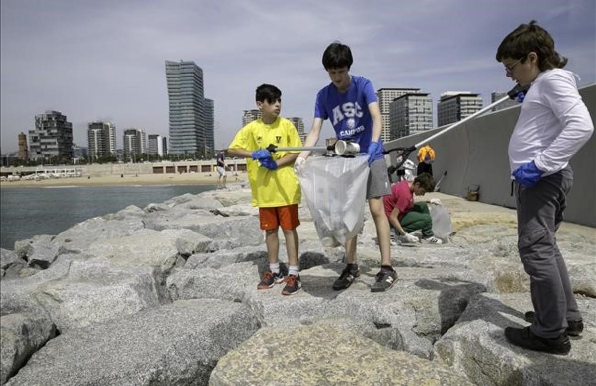 zentauroepp38356638 barcelona  05 05 2017 jornadas europeas de limpieza del medi170511172703